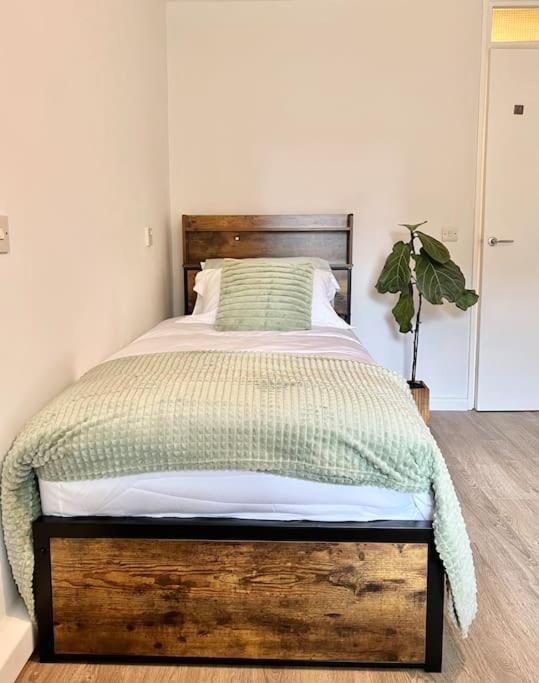 Gorgeous Flat 10 Min Walk To Stadium Free Parking Londra Exterior foto