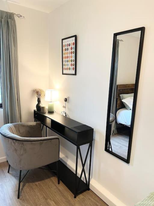 Gorgeous Flat 10 Min Walk To Stadium Free Parking Londra Exterior foto